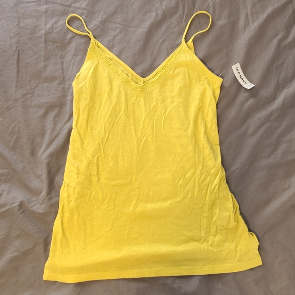 💛 Old Navy Tank Top NWT 💛